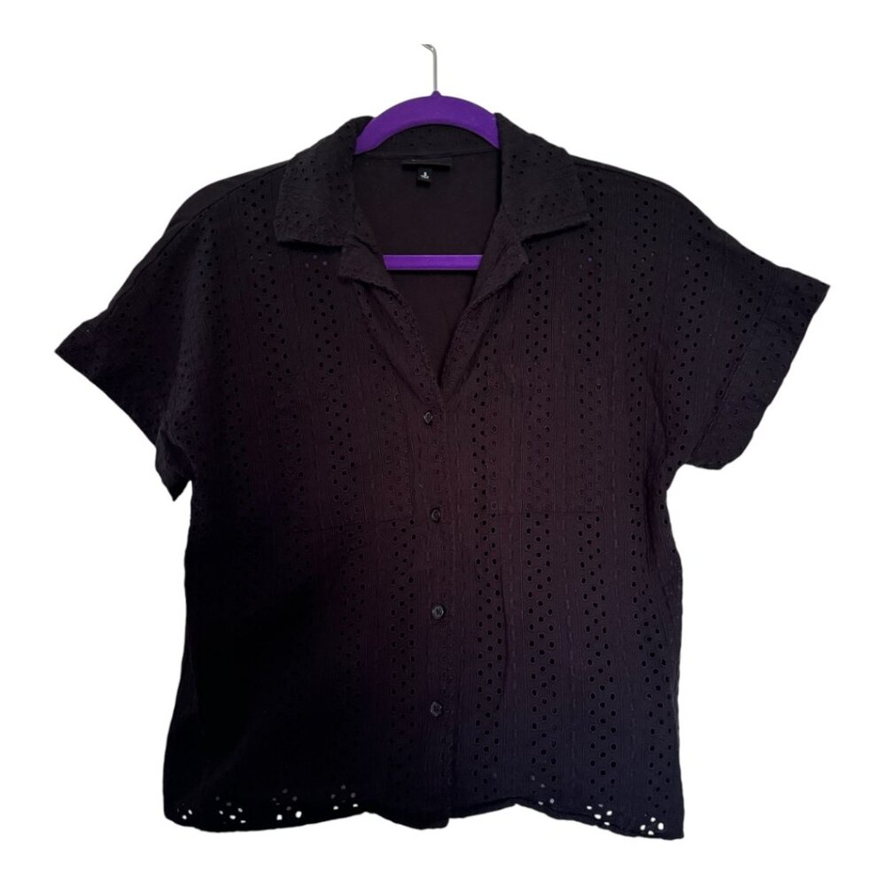 Who What Wear Eyelet Button-Down Shirt Black Size Small Short sleeve